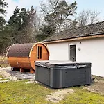 Luxury Retreat With Pool - By Traum