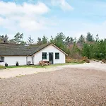 Luxury Retreat With Pool - By Traum Holiday home *