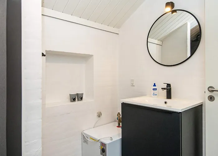 Luxury Retreat With Pool - By Traum Feriehus Henne Strand