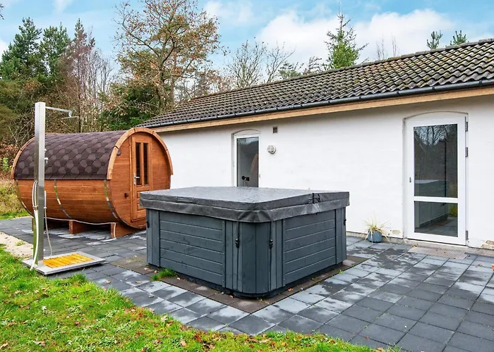 Luxury Retreat With Pool - By Traum * Henne Strand